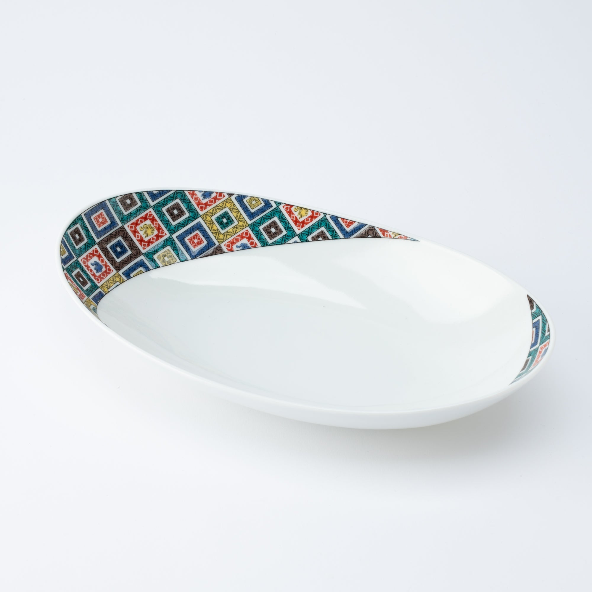 Artful Rim Oval Deep Dinner Plate