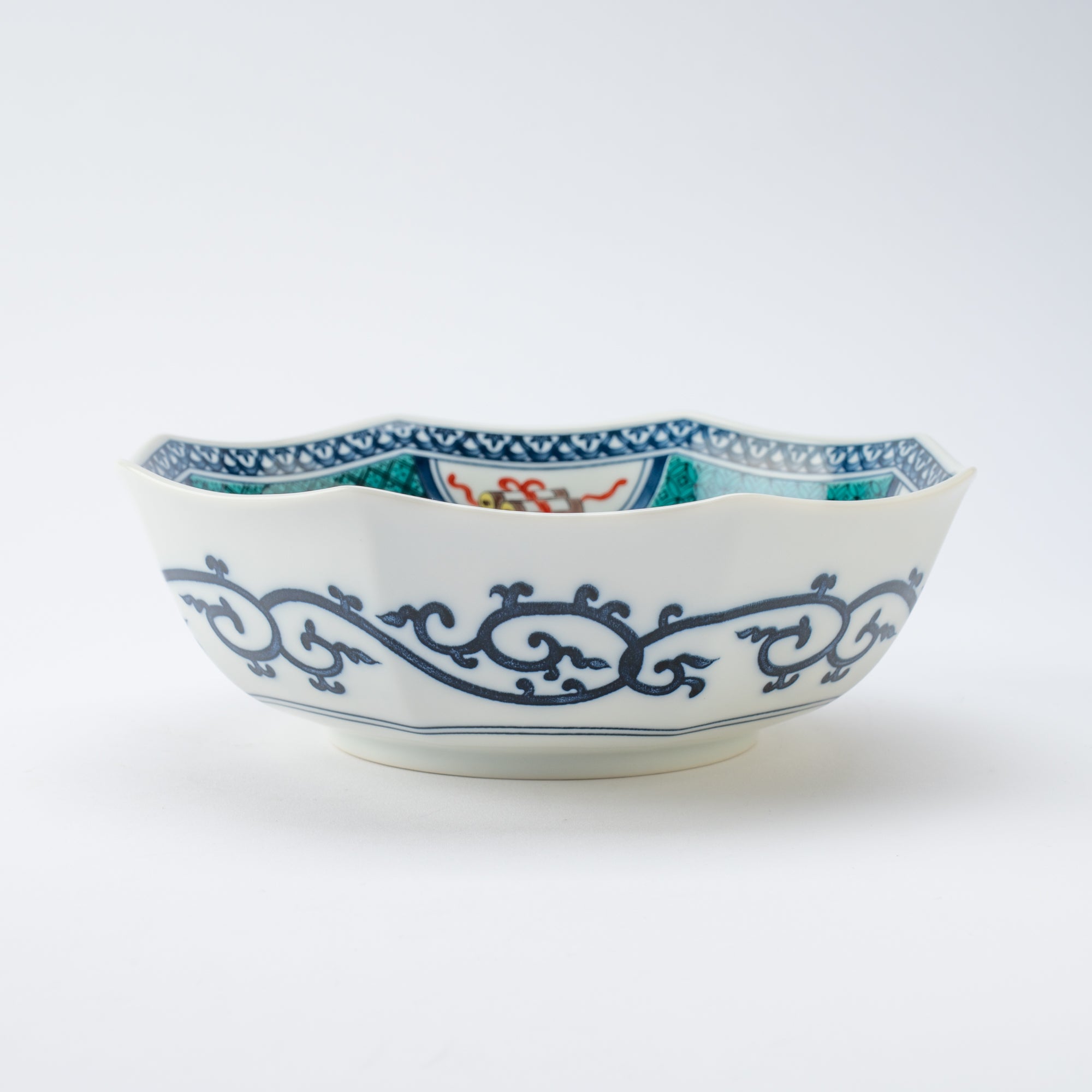 Treasure Crest Octagonal Medium Bowl