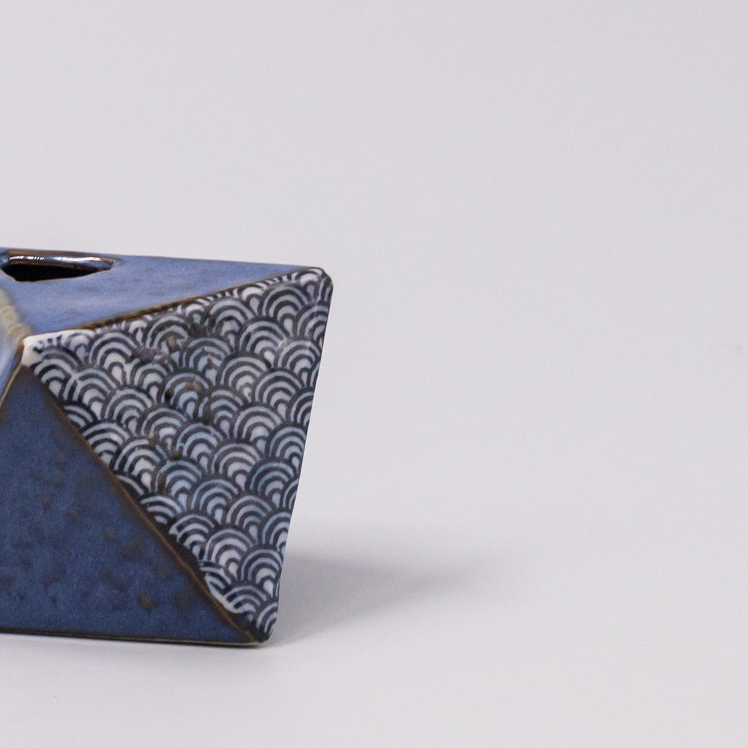 Vase Triangular Indigo Wave 130ml