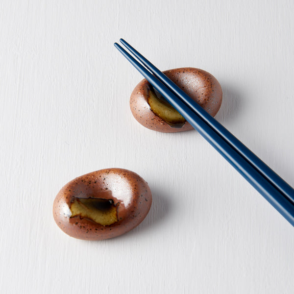 Chopstick Rest Pebble Brown with Green Splash