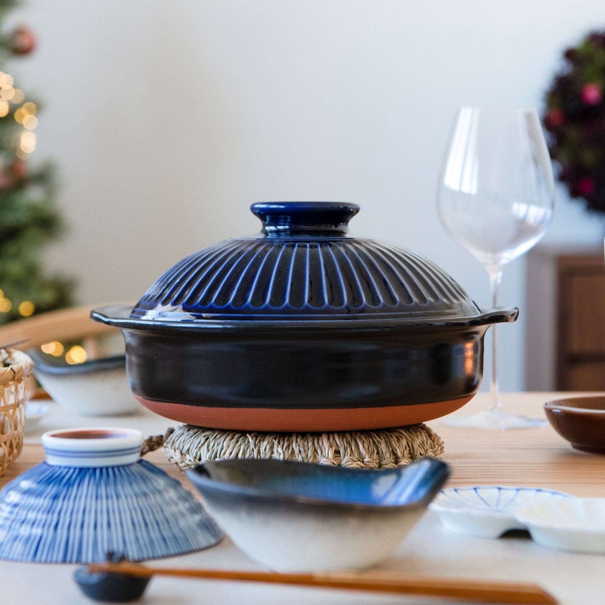 Kikka Navy IH-Compatible Donabe Japanese Clay Pot for 3 to 4 persons