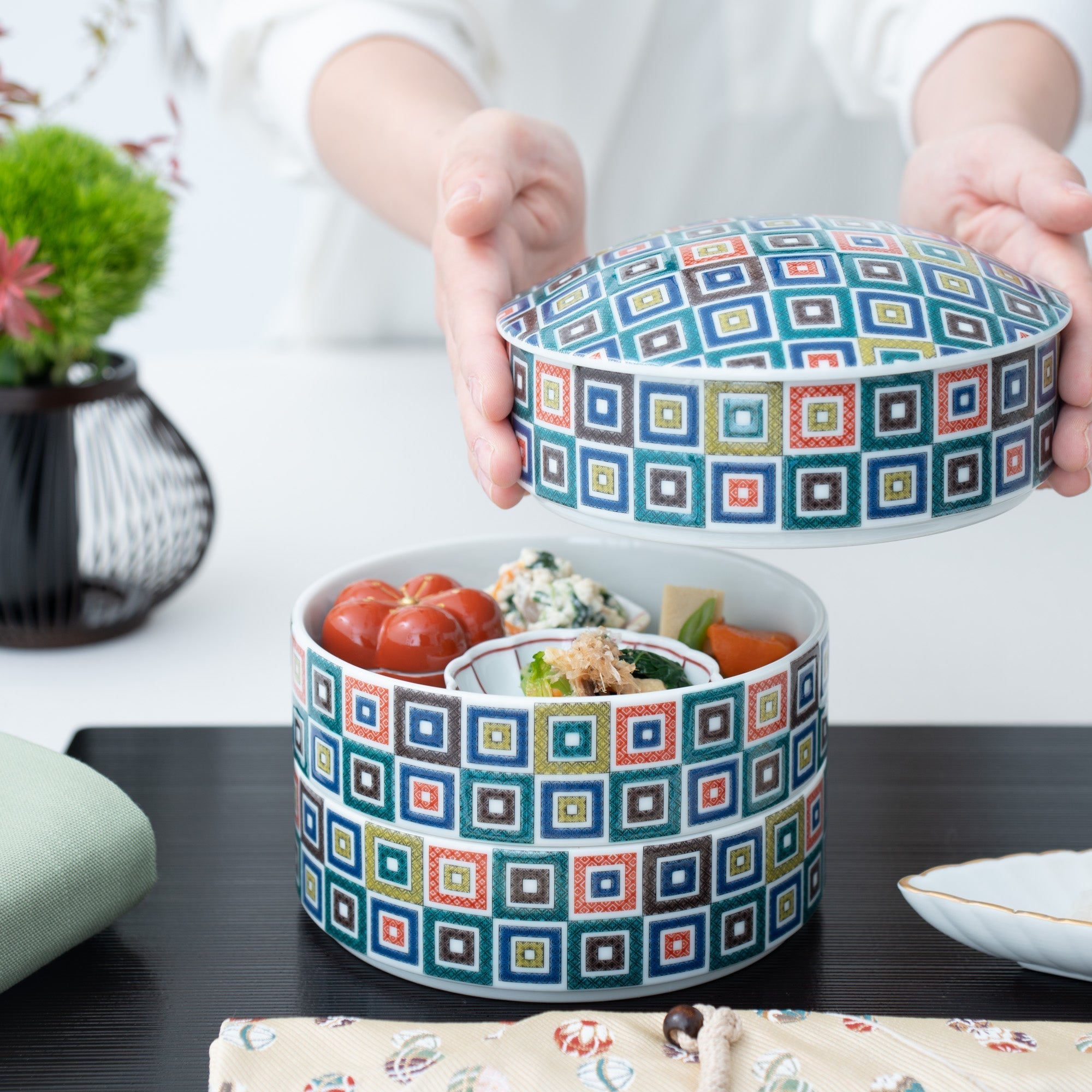 Kutani Classic Three Tiers Jubako Bento Box