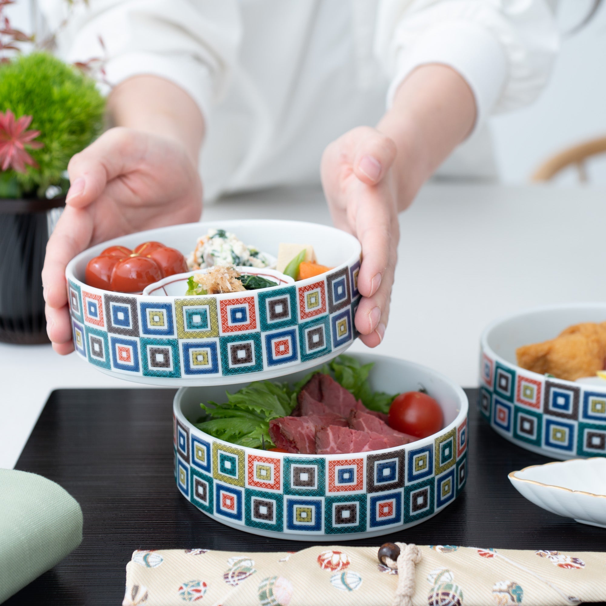 Kutani Classic Three Tiers Jubako Bento Box