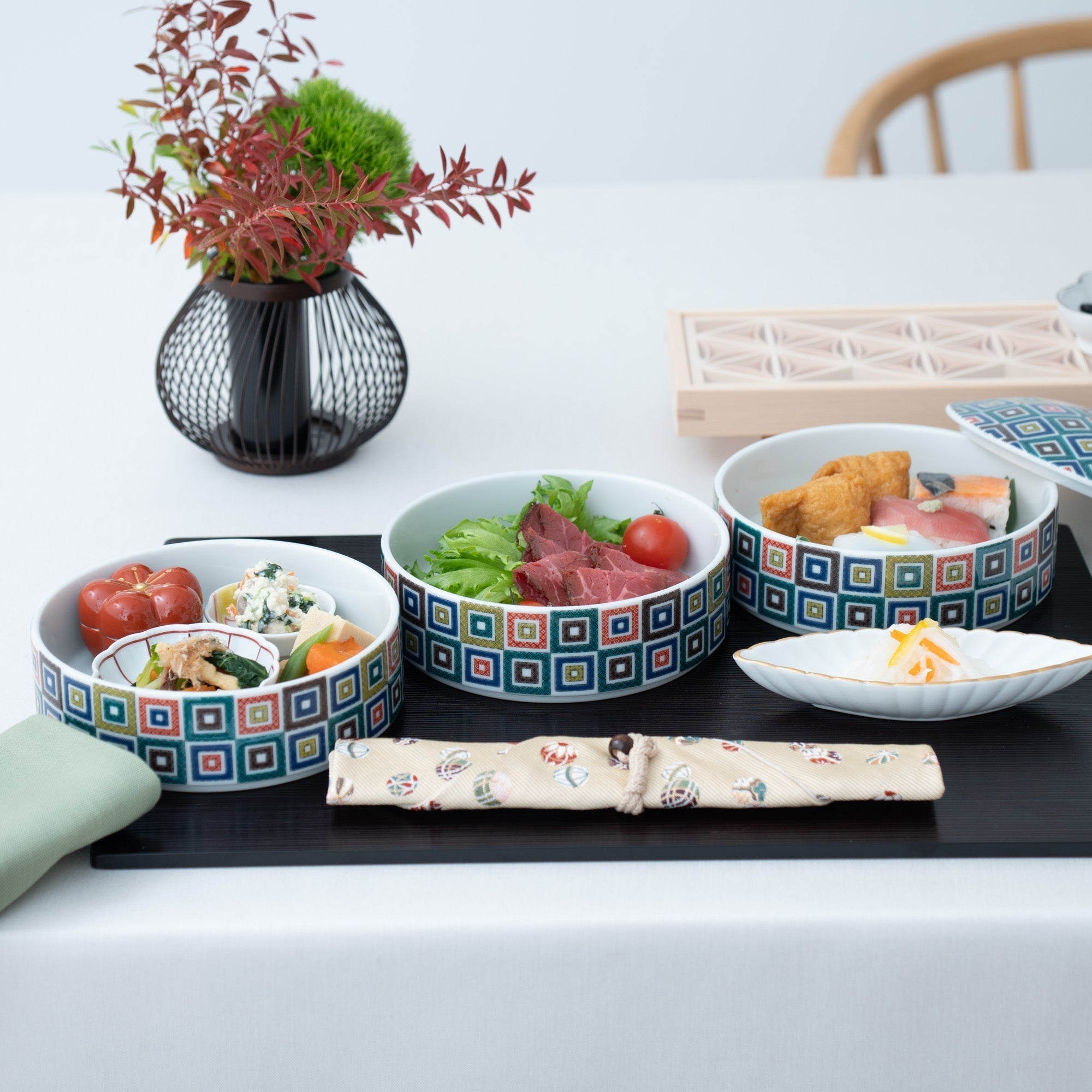 Kutani Classic Three Tiers Jubako Bento Box