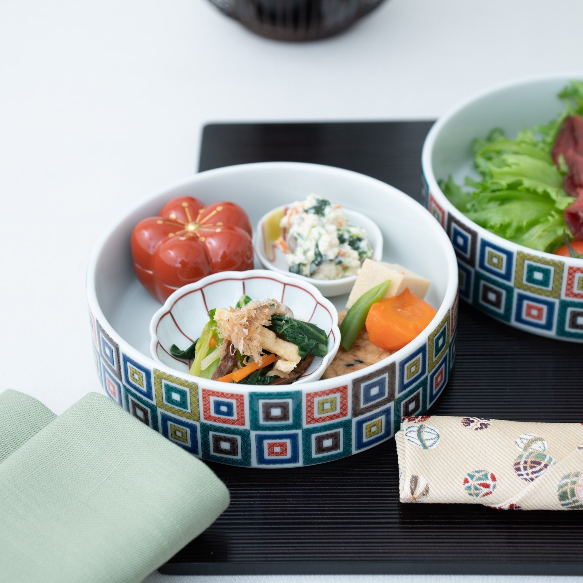 Kutani Classic Three Tiers Jubako Bento Box