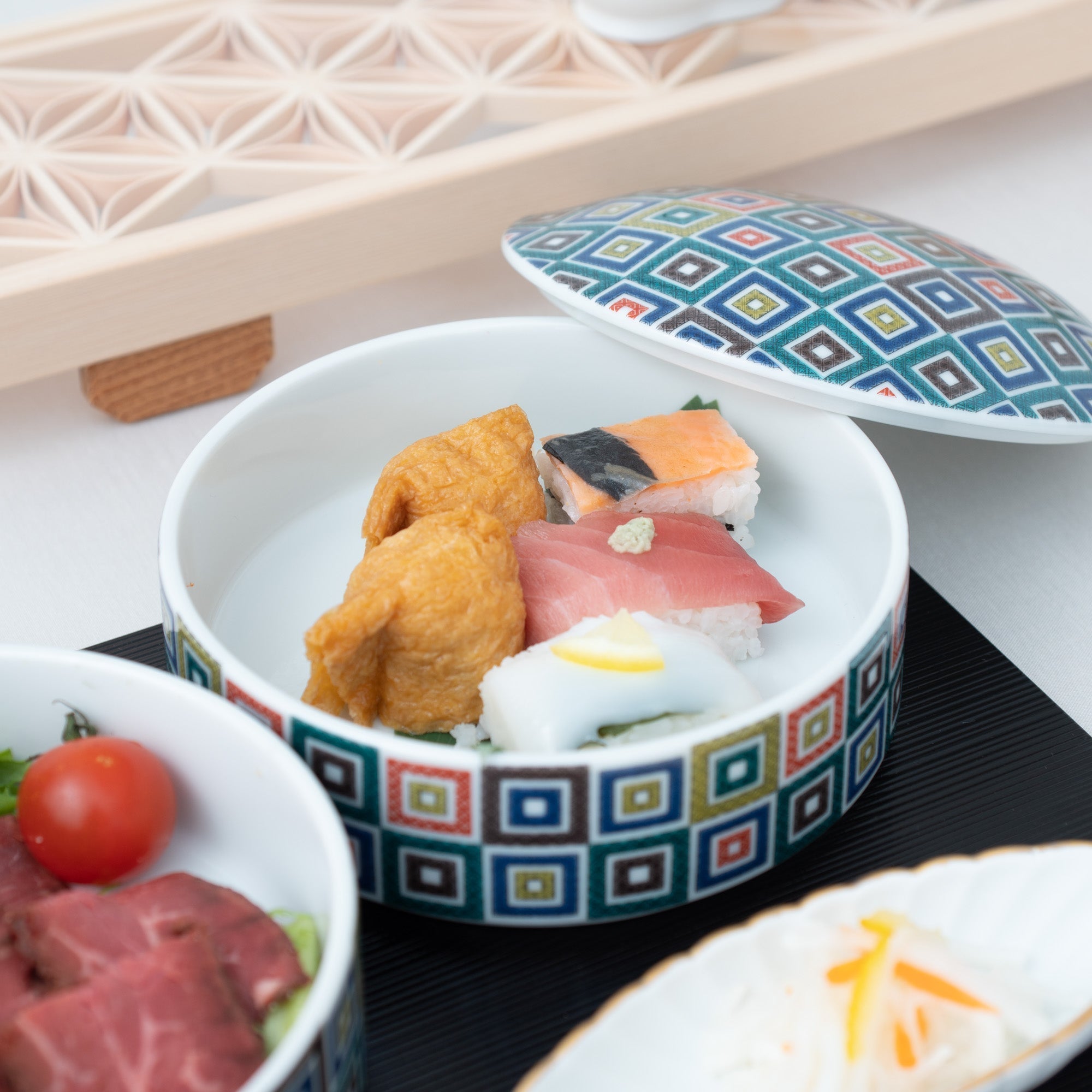 Kutani Classic Three Tiers Jubako Bento Box