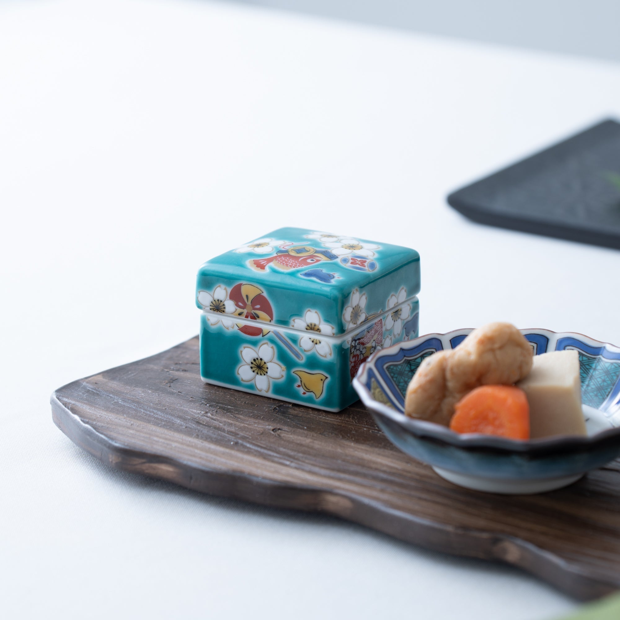 Vivid Colors Small Box